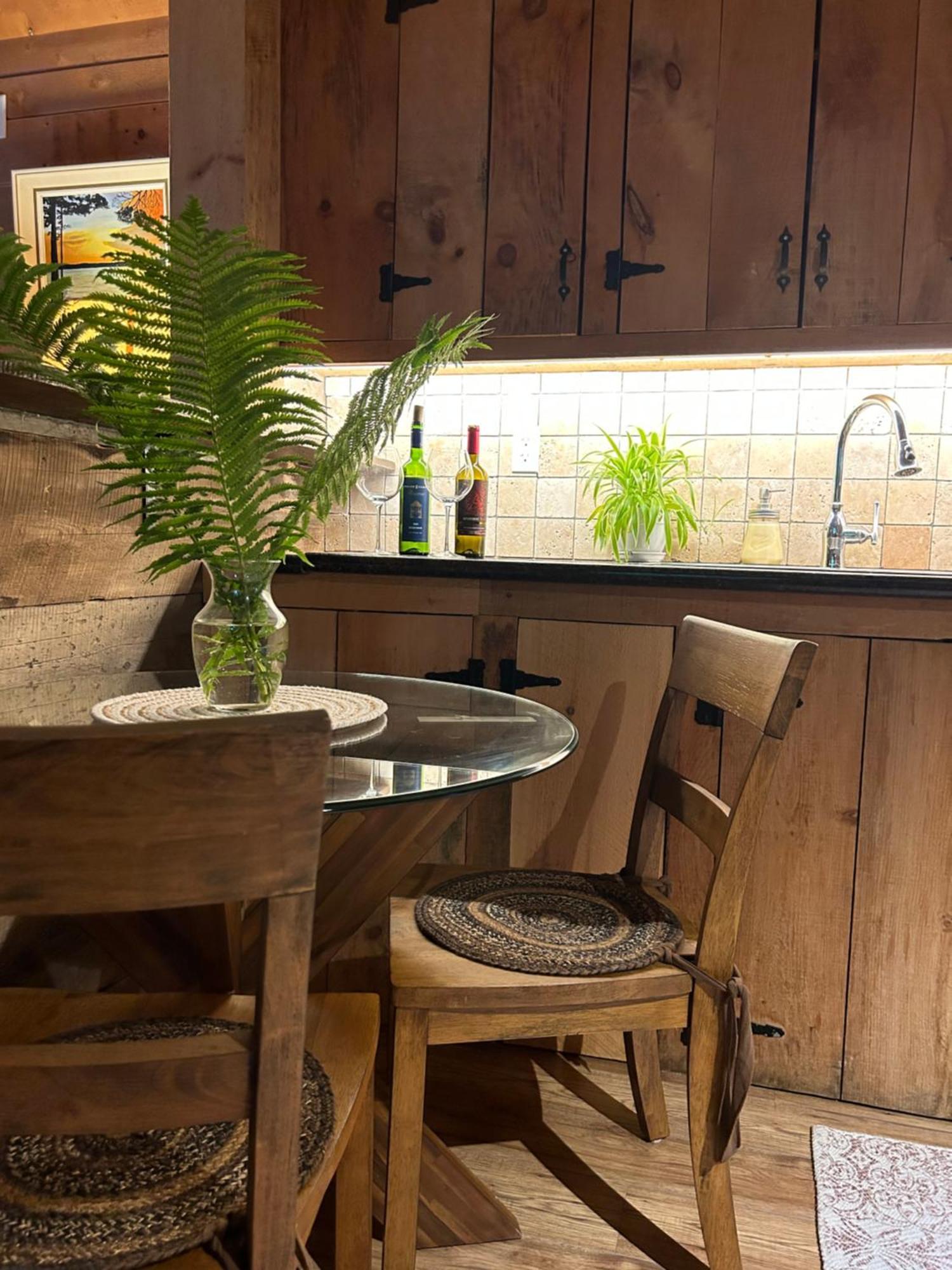 Cozy Close To Wasaga & Blue Mtn