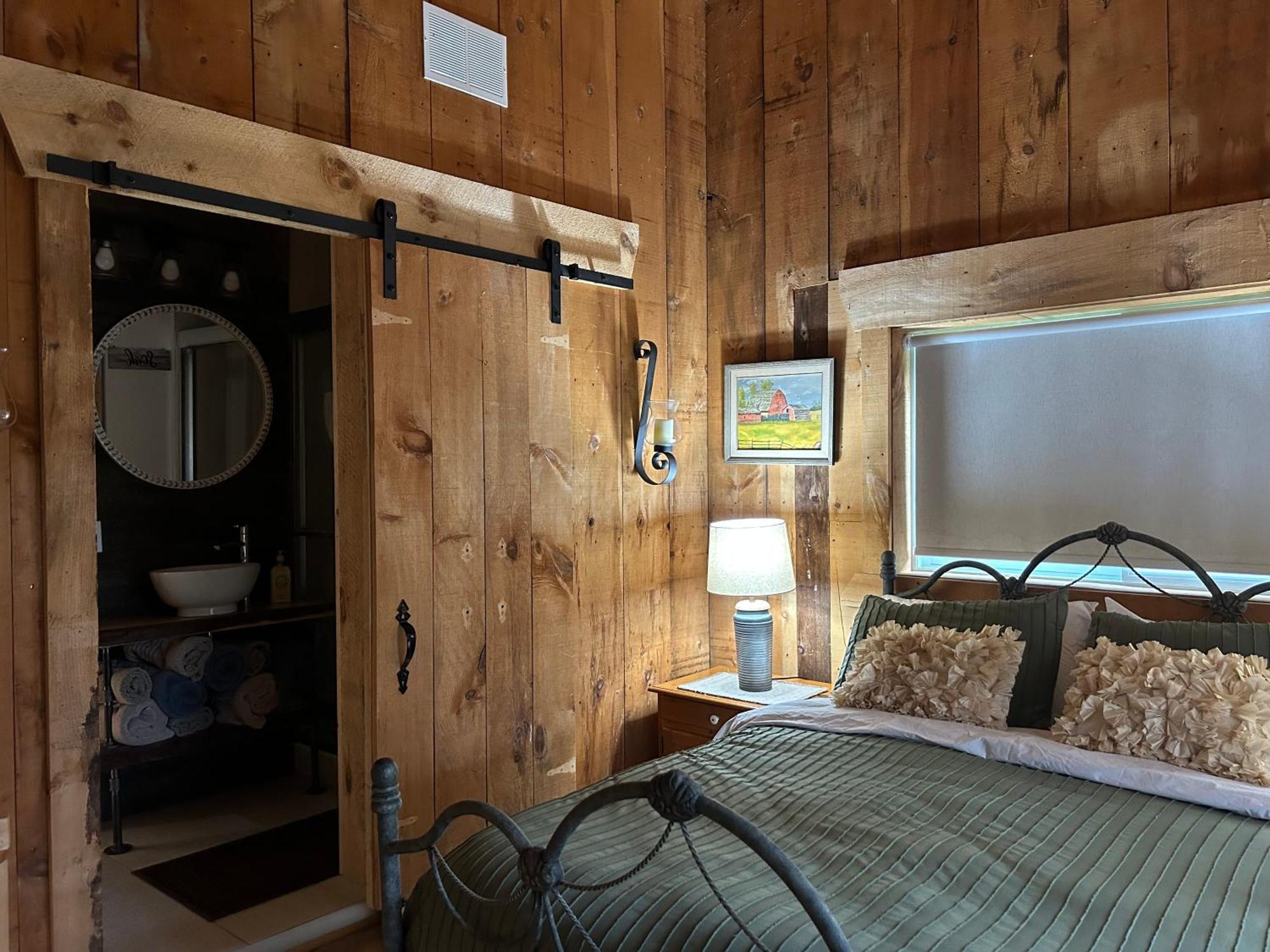Cozy Close To Wasaga & Blue Mtn *